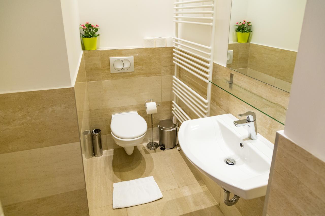Balaton Delux Apartment Budapest Exterior photo